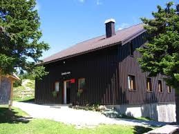 Črnuški dom – Velika planina